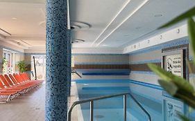 Matyas Kiraly Gyogy- Es Wellness Hotel